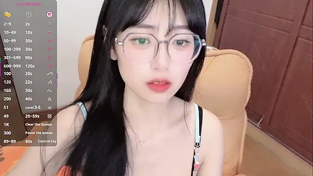 4uoki online show from December 2025 03:41:02 PM