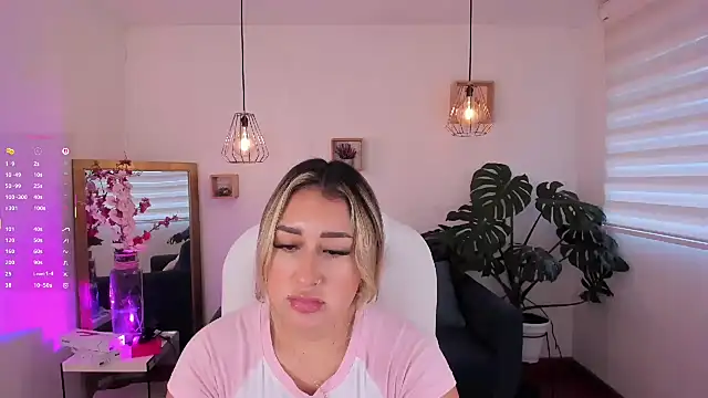 Snapshot of dina_ride chatting on September 2025 12:40:02 PM dina ride online show from September 2025 12:40:02 PM