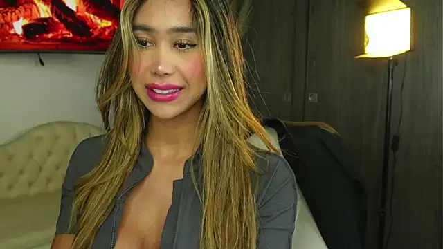 Snapshot of liah_v chatting on May 2026 03:01:02 AM liah v online show from May 2026 03:01:02 AM