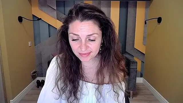 Snapshot of EllaLong chatting on December 2024 03:37:01 PM EllaLong online show from December 2024 03:37:01 PM