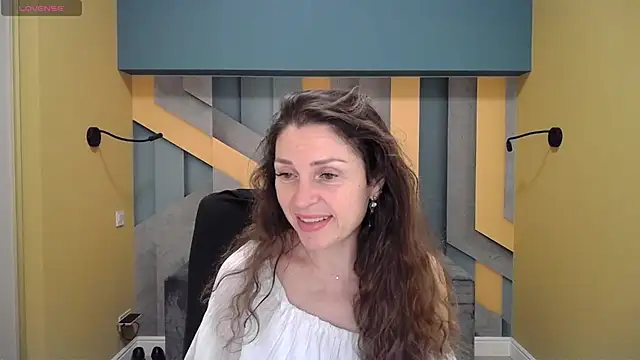 Snapshot of EllaLong chatting on December 2024 12:38:01 PM EllaLong online show from December 2024 12:38:01 PM