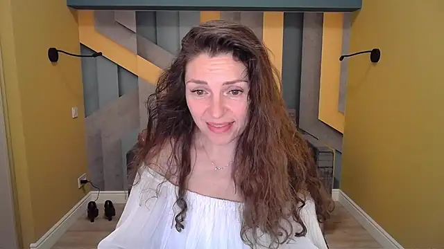 Snapshot of EllaLong chatting on January 2025 12:45:02 PM EllaLong online show from January 2025 12:45:02 PM