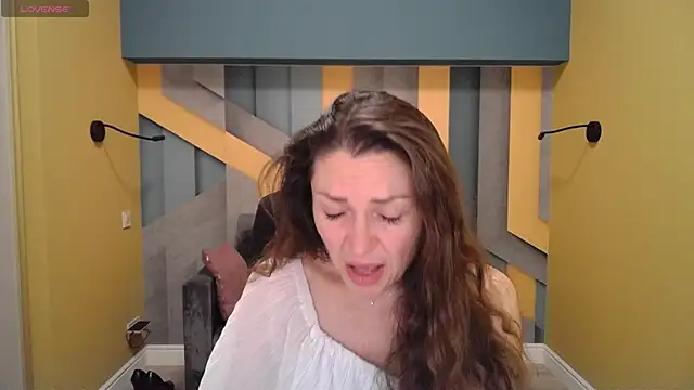 Snapshot of EllaLong chatting on January 2025 03:32:02 PM EllaLong online show from January 2025 03:32:02 PM