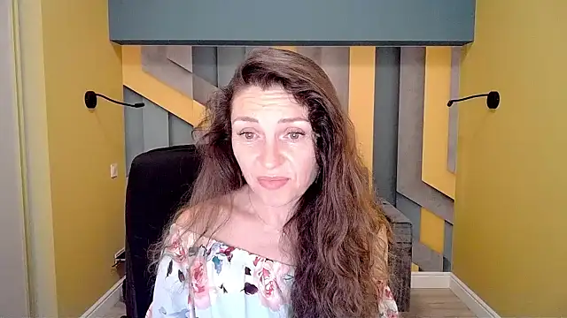 Snapshot of EllaLong chatting on February 2025 12:32:01 PM EllaLong online show from February 2025 12:32:01 PM