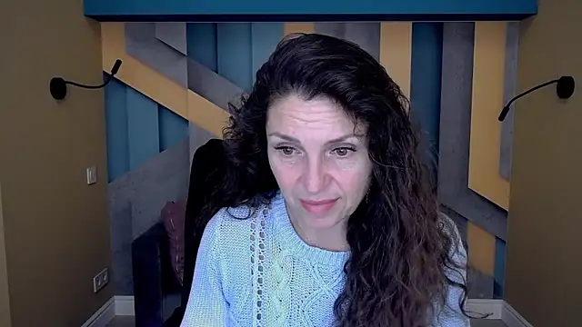 Snapshot of EllaLong chatting on October 2025 11:29:01 AM EllaLong online show from October 2025 11:29:01 AM