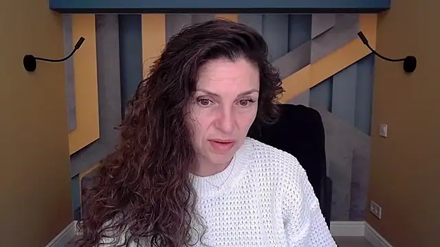 Snapshot of EllaLong chatting on November 2025 12:27:01 PM EllaLong online show from November 2025 12:27:01 PM