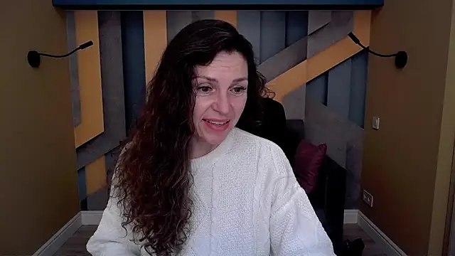 Snapshot of EllaLong chatting on November 2025 12:26:01 PM EllaLong online show from November 2025 12:26:01 PM