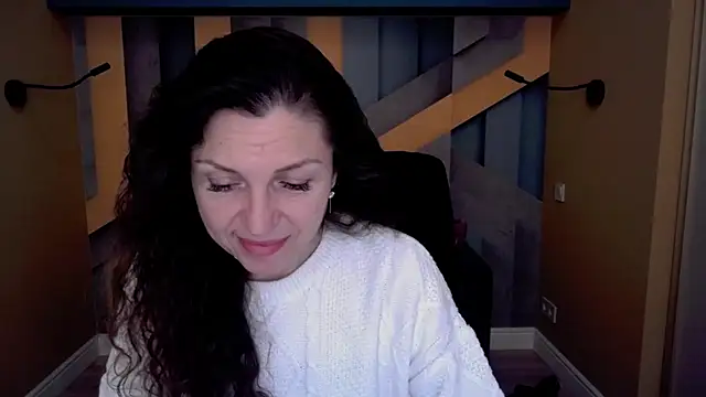 Snapshot of EllaLong chatting on January 2026 12:31:01 PM EllaLong online show from January 2026 12:31:01 PM