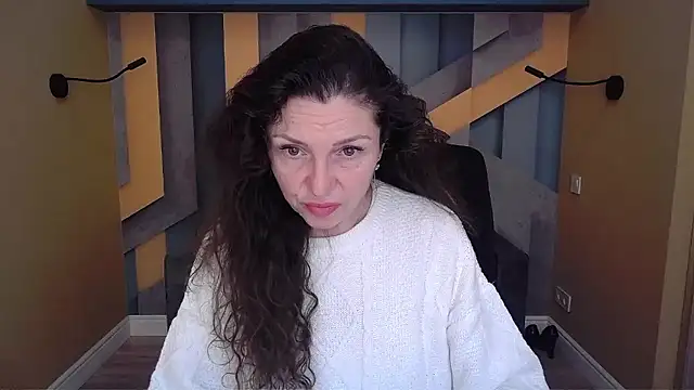 Snapshot of EllaLong chatting on January 2026 12:33:02 PM EllaLong online show from January 2026 12:33:02 PM