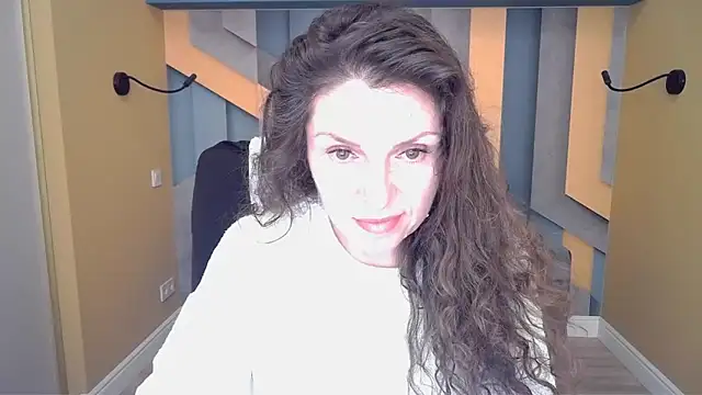 Snapshot of EllaLong chatting on February 2026 12:32:02 PM EllaLong online show from February 2026 12:32:02 PM