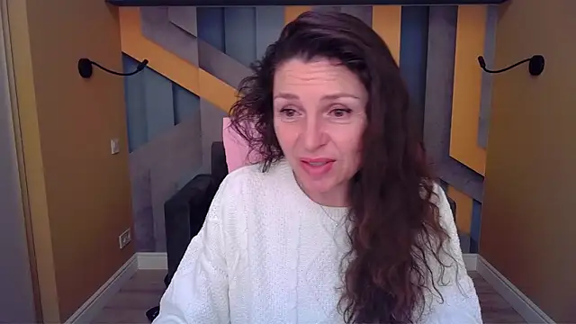 Snapshot of EllaLong chatting on February 2026 12:30:02 PM EllaLong online show from February 2026 12:30:02 PM