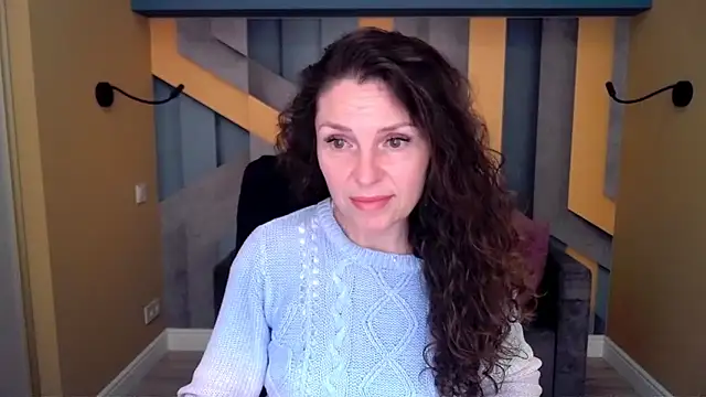 Snapshot of EllaLong chatting on February 2026 12:36:01 PM EllaLong online show from February 2026 12:36:01 PM