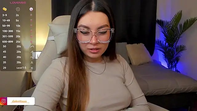 dakottaa  online show from November 2025 12:13:02 AM