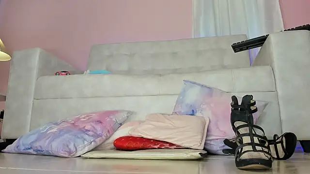 tinysara online show from January 2025 08:30:01 PM