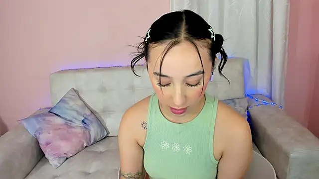 tinysara online show from February 2025 10:43:01 PM