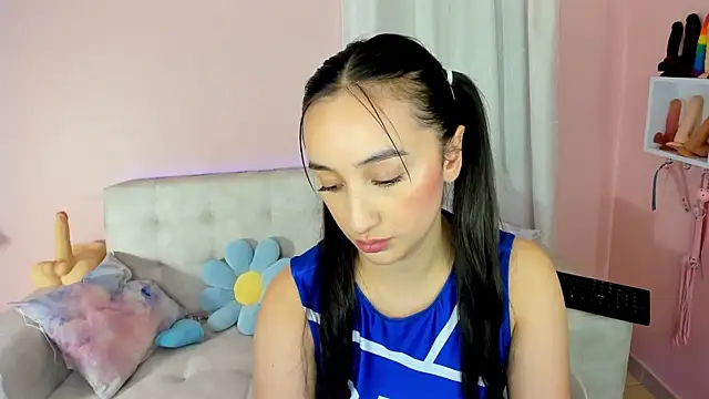 tinysara online show from March 2025 10:42:01 PM