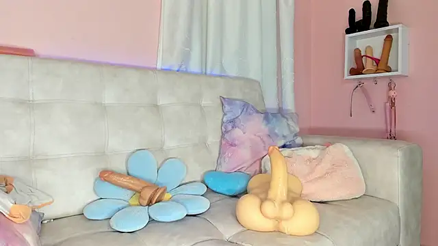 tinysara online show from March 2025 07:59:02 PM