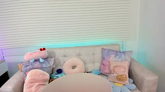 tinysara online show from September 2025 04:29:02 PM