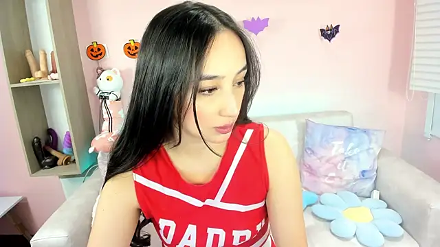 tinysara online show from October 2025 04:26:02 PM