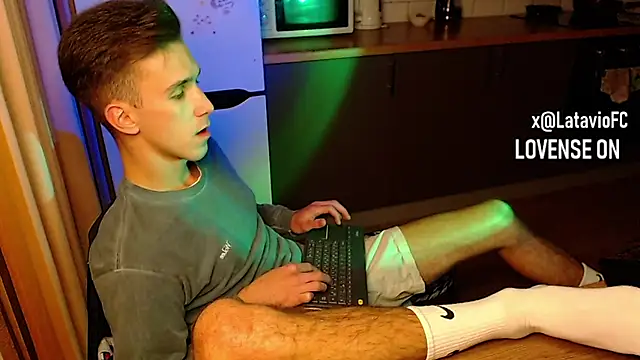 Snapshot of Midnighter_ chatting on September 2025 01:53:01 AM Midnighter  online show from September 2025 01:53:01 AM