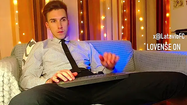 Midnighter  online show from December 2025 11:01:02 PM