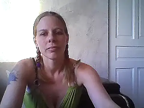 Snapshot of WildScorpio86 chatting on March 2025 02:43:02 PM WildScorpio86 online show from March 2025 02:43:02 PM