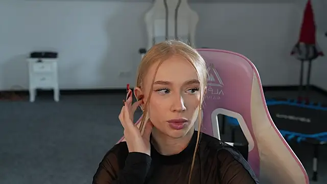 Amelia Blaze online show from October 2025 10:36:01 AM