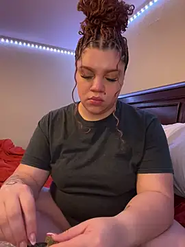 QueenNuttCollector online show from March 2025 11:57:02 PM