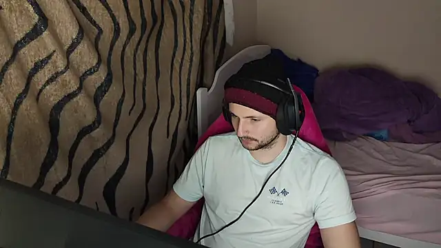 iurytx online show from February 2025 01:35:01 AM