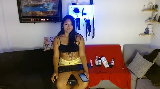 Snapshot of Chiara_petterson chatting on March 2025 03:19:01 AM Chiara petterson online show from March 2025 03:19:01 AM