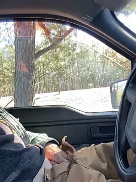 Snapshot of Themechanic420 chatting on January 2025 05:06:01 PM Themechanic420 online show from January 2025 05:06:01 PM