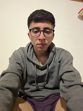 CamiRojas boy online show from November 2025 04:12:02 AM