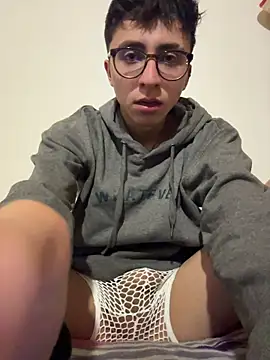 CamiRojas boy online show from November 2025 04:22:02 AM