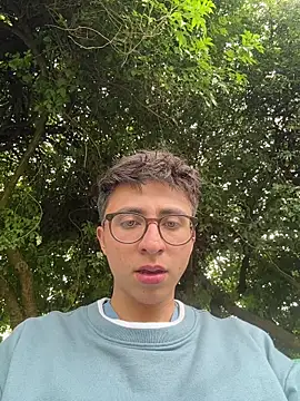Snapshot of CamiRojas_boy chatting on May 2026 06:04:02 PM CamiRojas boy online show from May 2026 06:04:02 PM