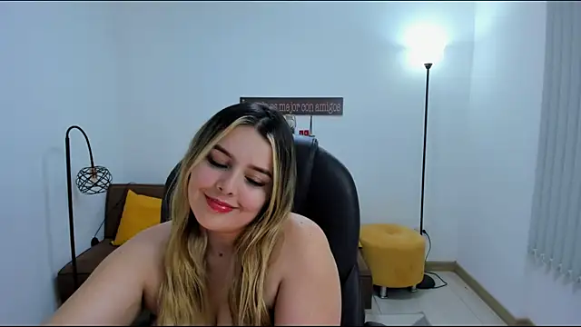 camiilaa1 online show from February 2025 12:09:01 AM