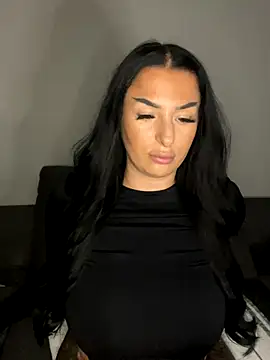 Mia-Bremer online show from September 2025 10:26:02 PM