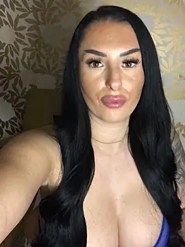 Snapshot of Mia-Bremer chatting on December 2025 08:58:01 PM Mia-Bremer online show from December 2025 08:58:01 PM