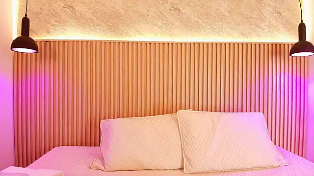 big tits in your face online show from October 2025 08:06:02 PM