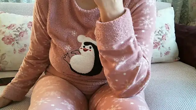 Snapshot of mysteriouscouple001 chatting on January 2025 09:13:01 AM mysteriouscouple001 online show from January 2025 09:13:01 AM