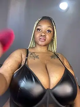 Snapshot of Yung-Missy chatting on December 2024 06:10:02 AM Yung-Missy online show from December 2024 06:10:02 AM