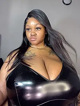 Snapshot of Yung-Missy chatting on February 2025 09:14:02 AM Yung-Missy online show from February 2025 09:14:02 AM