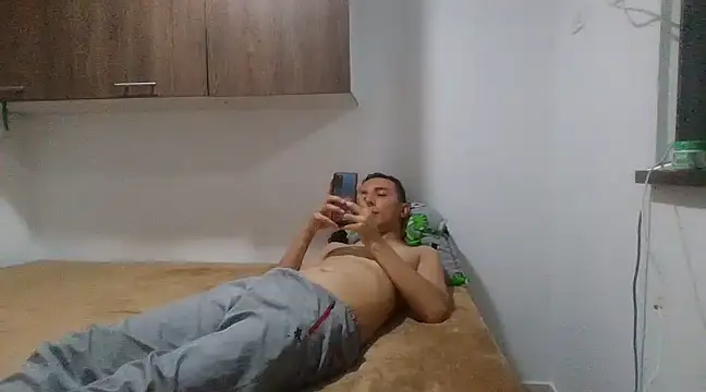 Snapshot of axeldaviid chatting on March 2025 01:48:01 AM axeldaviid online show from March 2025 01:48:01 AM