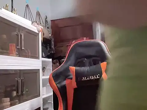 UrLove Marga online show from November 2025 10:09:02 PM