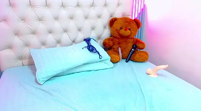 Naomy Jackson online show from December 2024 07:32:02 PM