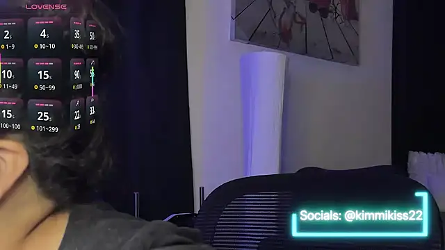 kimmiakiss22 online show from October 2025 12:51:01 AM