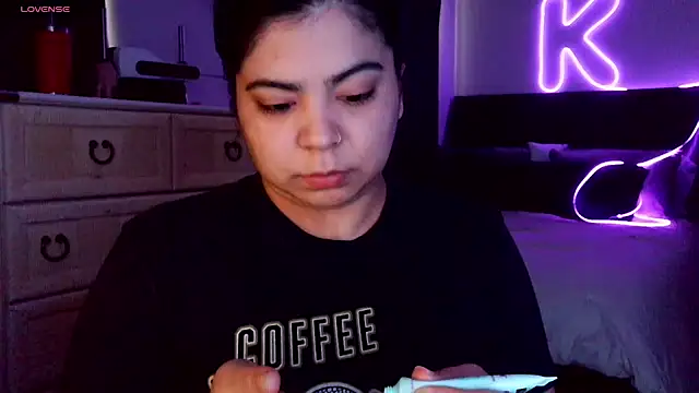 kimmiakiss22 online show from February 2026 07:18:01 PM