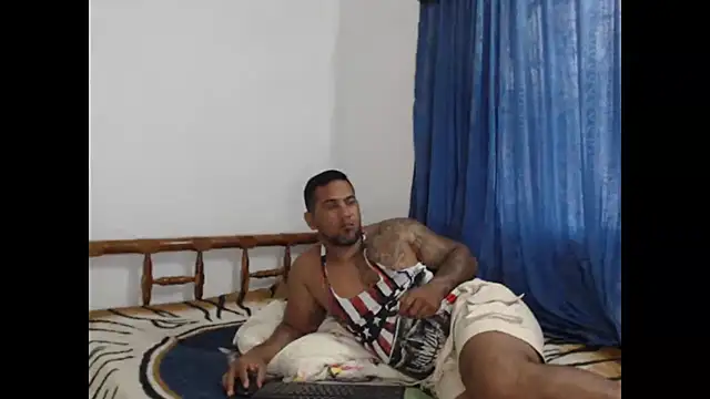 Snapshot of lover_1994 chatting on March 2025 05:38:02 PM lover 1994 online show from March 2025 05:38:02 PM