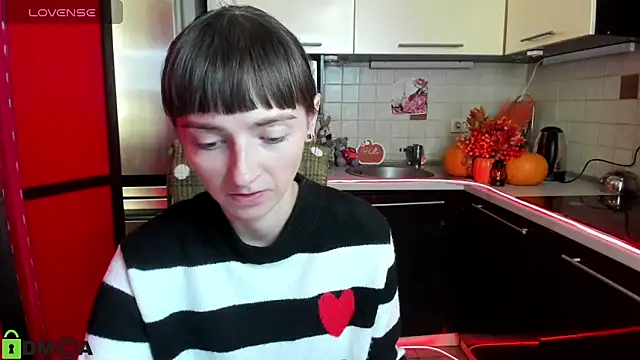 Snapshot of TayanaJons chatting on October 2025 06:58:02 AM TayanaJons online show from October 2025 06:58:02 AM