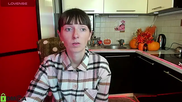 Snapshot of TayanaJons chatting on October 2025 06:58:02 AM TayanaJons online show from October 2025 06:58:02 AM