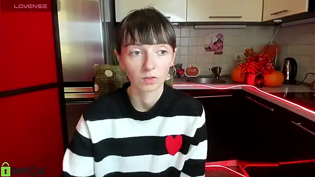 Snapshot of TayanaJons chatting on November 2025 07:51:01 AM TayanaJons online show from November 2025 07:51:01 AM